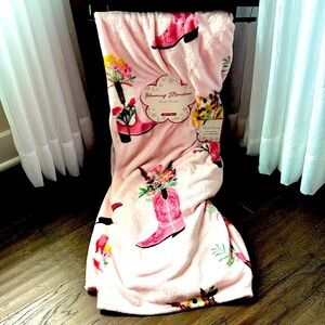 Blooming Meridian Throw,Western pink boots filled w/flowers plush, soft & cozy